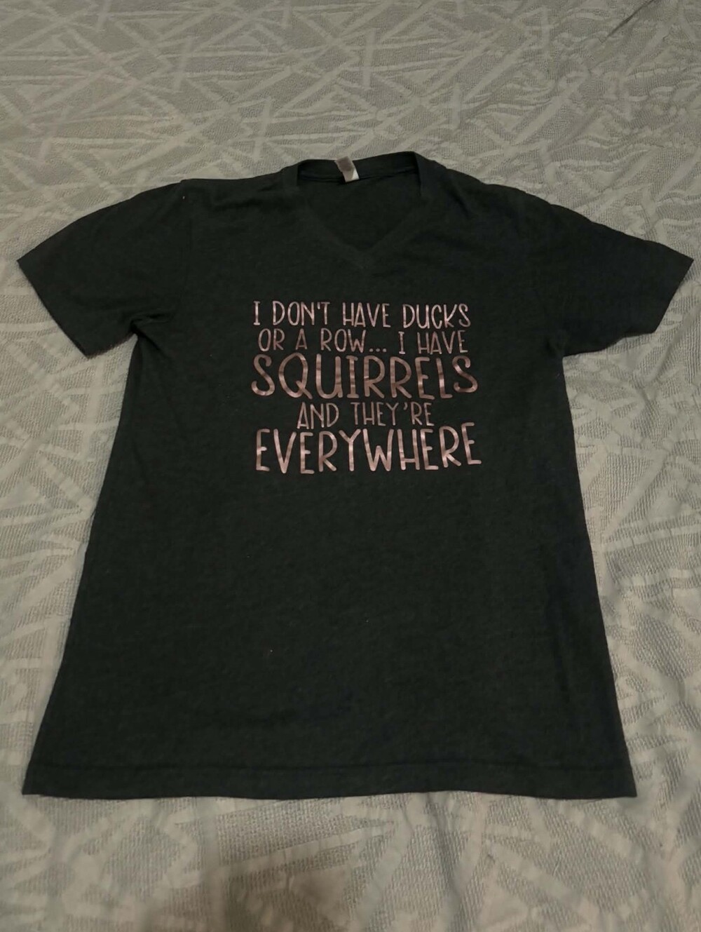 Ducks in a Row Short Sleeve Shirt, Size Women’s Large Good Condition